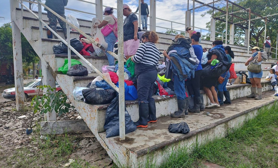 Se organizan taxistas de Valle de Bravo para enviar apoyo a Veracruz 