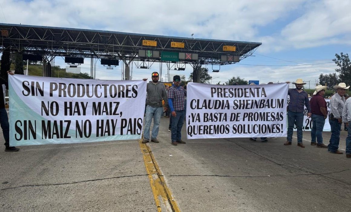 Se suman productores de maíz del Estado de México a protesta nacional
