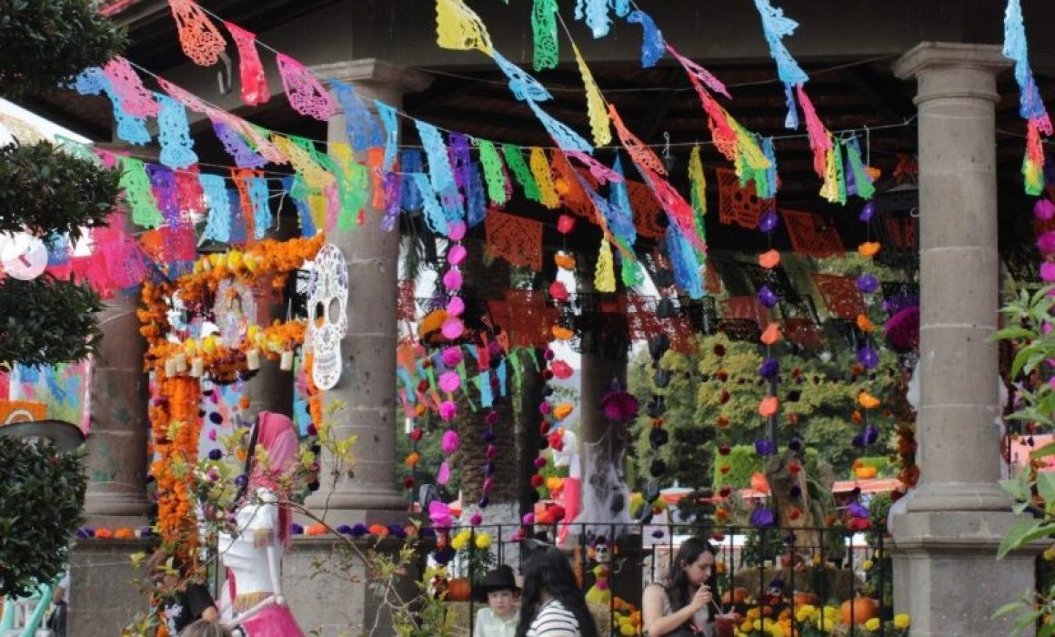Se viste Tepotzotlán de leyendas y misticismo