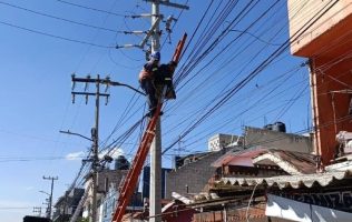 Sufre descarga eléctrica trabajador de Telmex en Ecatepec