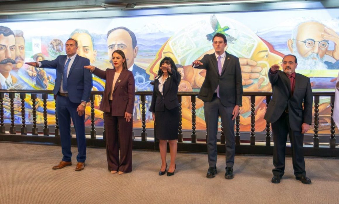 Toma protesta Delfina Gómez a los nuevos integrantes de su gabinete