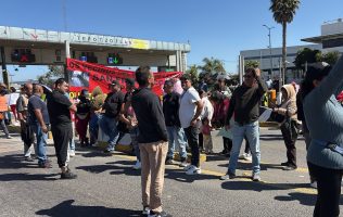 Toman la caseta de Tepotzotlán pobladores de Cuautitlán Izcalli
