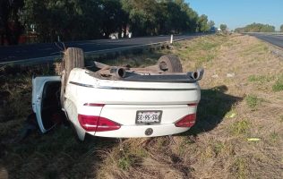 Volcadura en Acolman deja un niño muerto