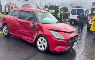 Vuelca auto sobre la Méx-Pachuca
