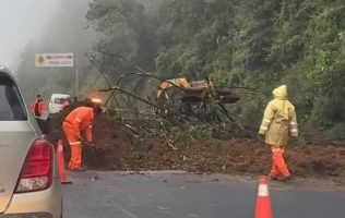 Vuelven a cerrar la México-Toluca por deslaves 