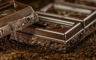 ¿Combate el chocolate amargo la demencia? Esto dice estudio