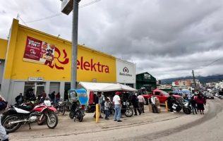 Abarrotan tiendas por el Buen Fin; miles de Tlalmanalco saturan comercios