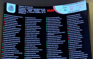 Acepta Senado renuncia de Gertz Manero a FGR