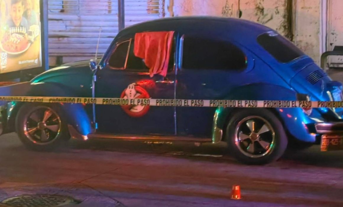 Acribillan a un hombre adentro de un auto en la Costera de Acapulco