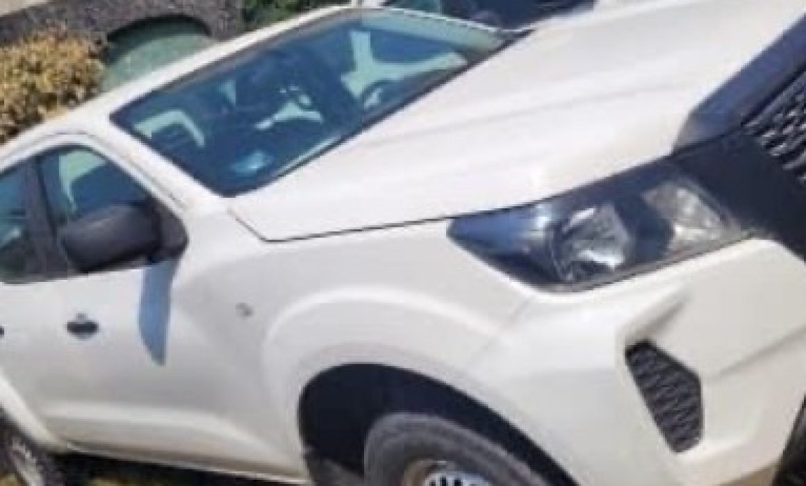 Armados roban camioneta al gobierno Edomex en Tres Marías