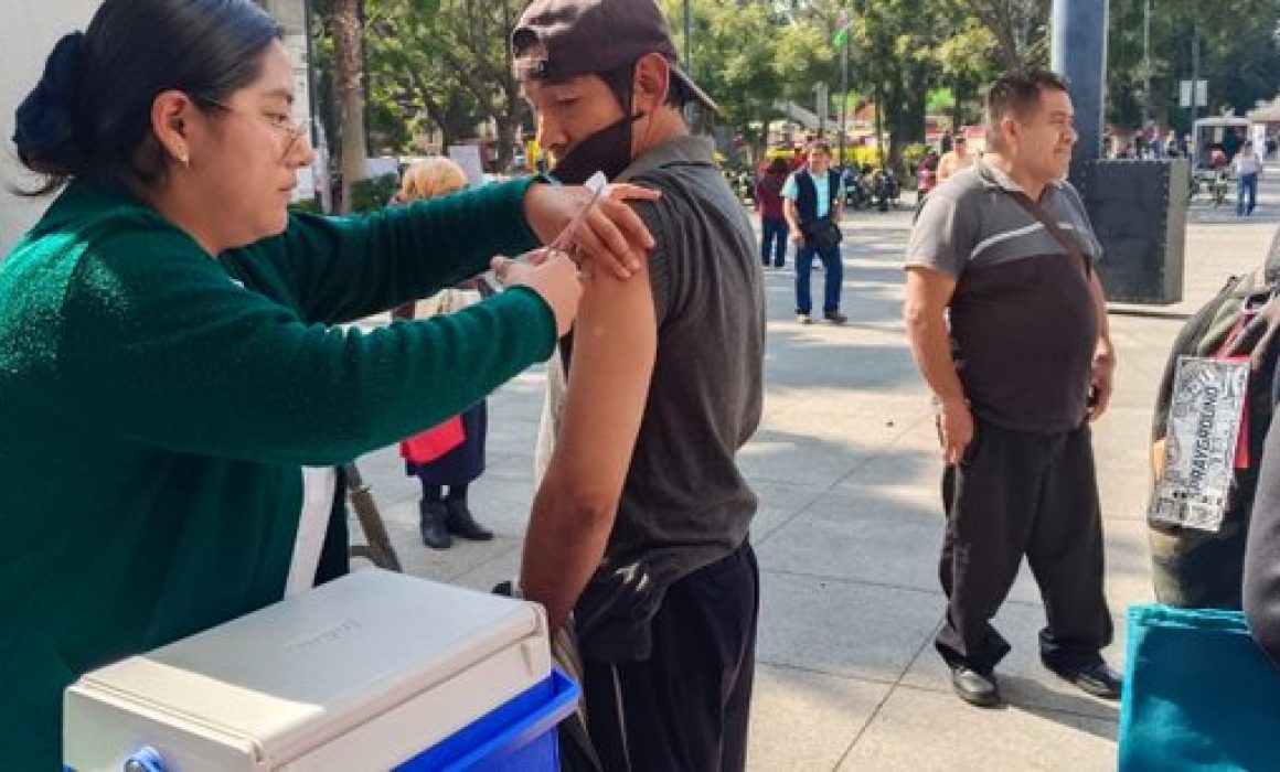 Arranca vacunación vs influenza en Chalco ante frío intenso en Región Volcanes