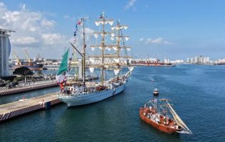 La presidenta Claudia Sheinbaum informó que la aseguradora pagó la reparación del Buque Cuauhtémoc