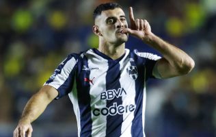 Aunque no le dan penal, al 93 Rayados corta alas a América y con 10