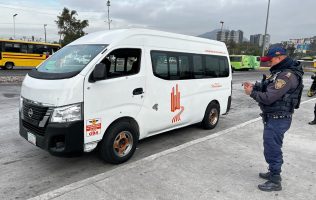 Balean a chofer de transporte público; llega herido a Indios Verdes