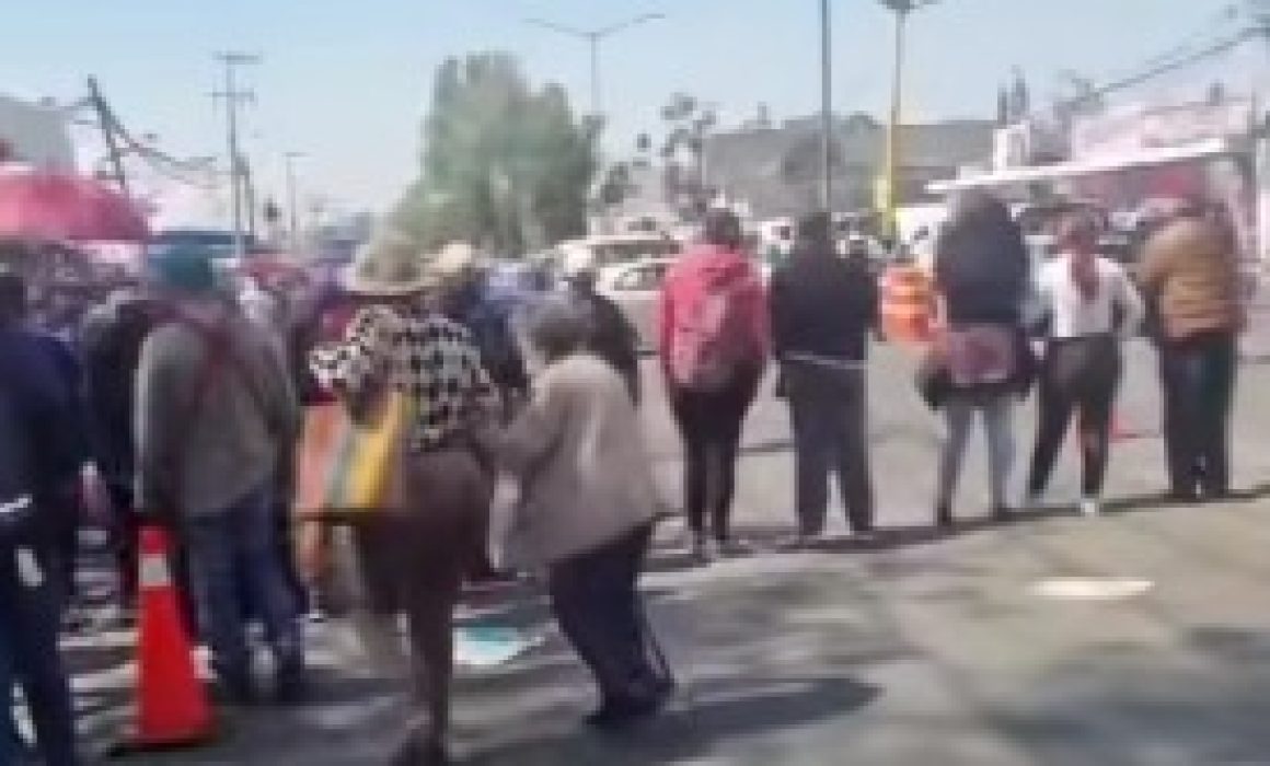 Bloquean ODAPAS Chalco colonia Nueva Creación sin agua