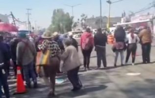 Bloquean ODAPAS Chalco colonia Nueva Creación sin agua