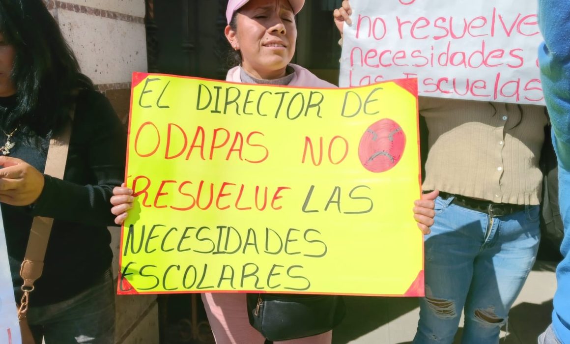 Bloquean ODAPAS Ixtapaluca por falta de agua en primaria Tlacaélel