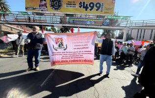 Bloquean en Ixtapaluca México-Puebla; caos vial por manifestantes