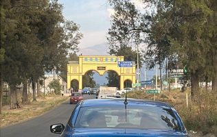 Cierran carretera Tlalmanalco–Metla por presunta huelga de taxistas