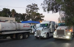 Bloqueo en autopista de México-Pirámides