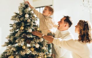 Conoce las fechas más comunes par colocar el árbol de Navidad