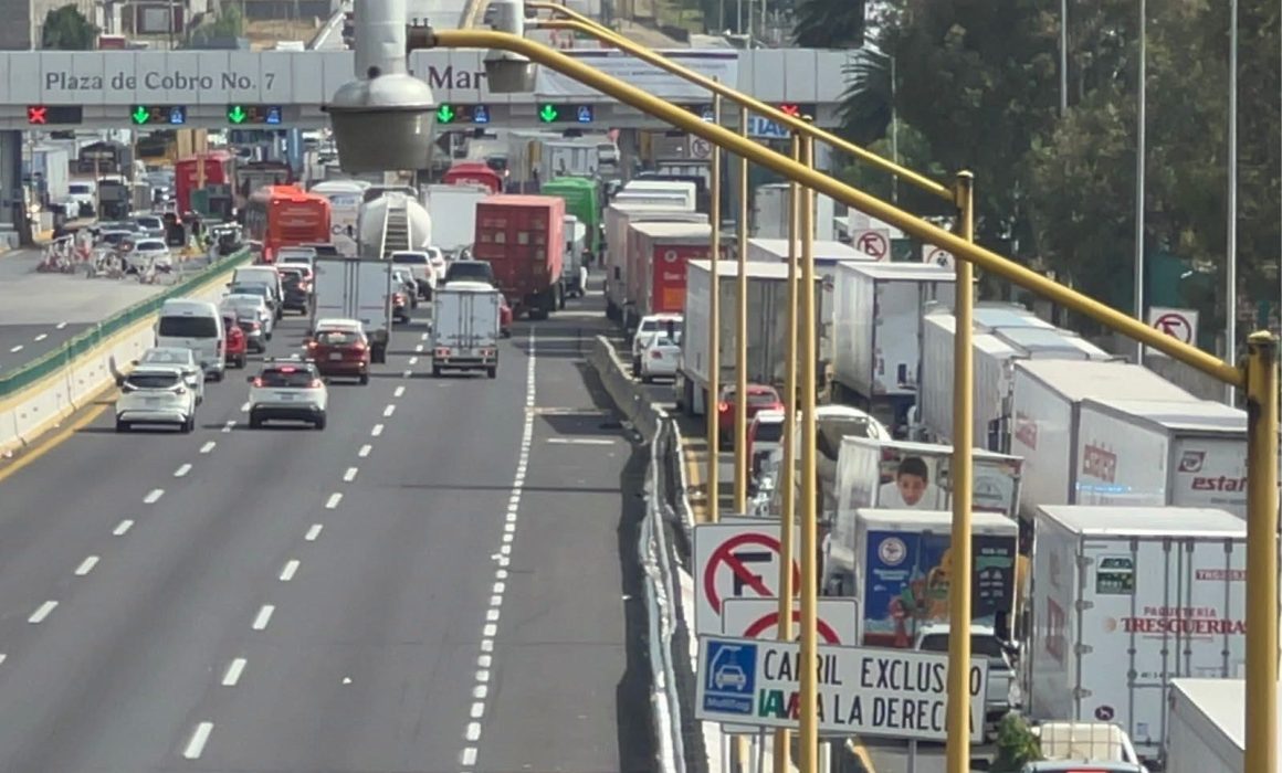 Continúan bloqueos de transportistas en Arco Norte filas alcanzan 16 km