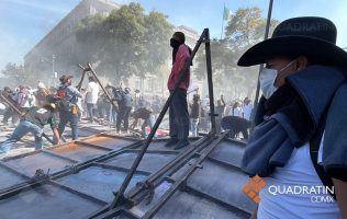 Decimos no a la violencia: Sheinbaum ante caída del muro de Palacio