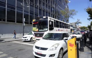 Denuncian colectivos a la Semov por opacidad en alza del transporte