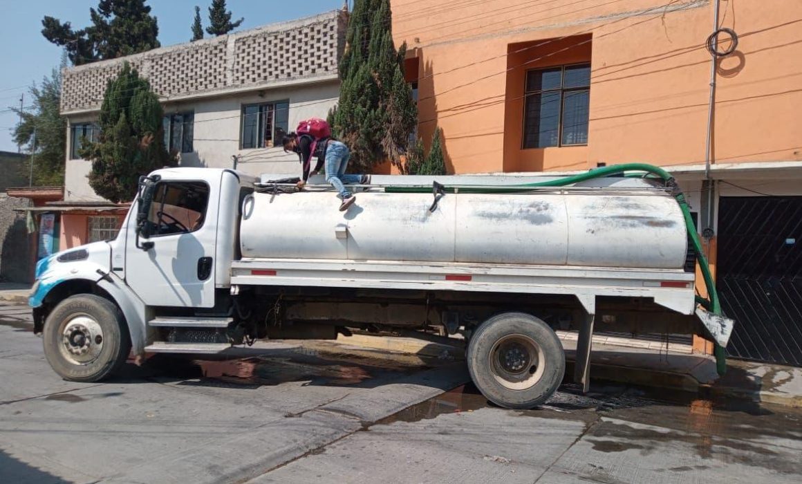 Denuncian vecinos de Margarita Maza escasez de agua desde hace 10 días