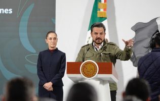 Denuncias de corrupción y muerte manchan gestión de Zoé Robledo en IMSS