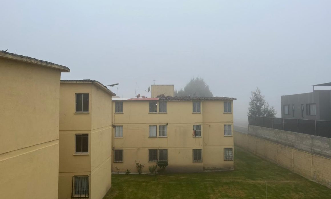 Despierta el valle de Toluca con heladas y neblina; hay baja visibilidad vial