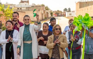 Entrega Erika Olea pavimentación en San Pedro Tlaltizapán