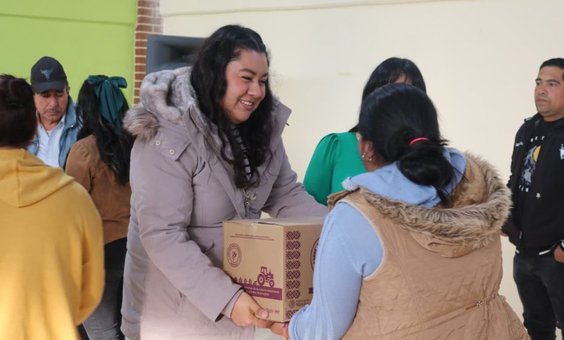 Entrega Tenango del Aire Canastas del Bienestar en apoyo a familias