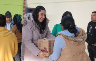 Entrega Tenango del Aire Canastas del Bienestar en apoyo a familias