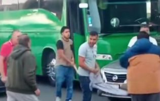 Estalla riña tras choque que paralizó tramo en la Los Reyes–Texcoco