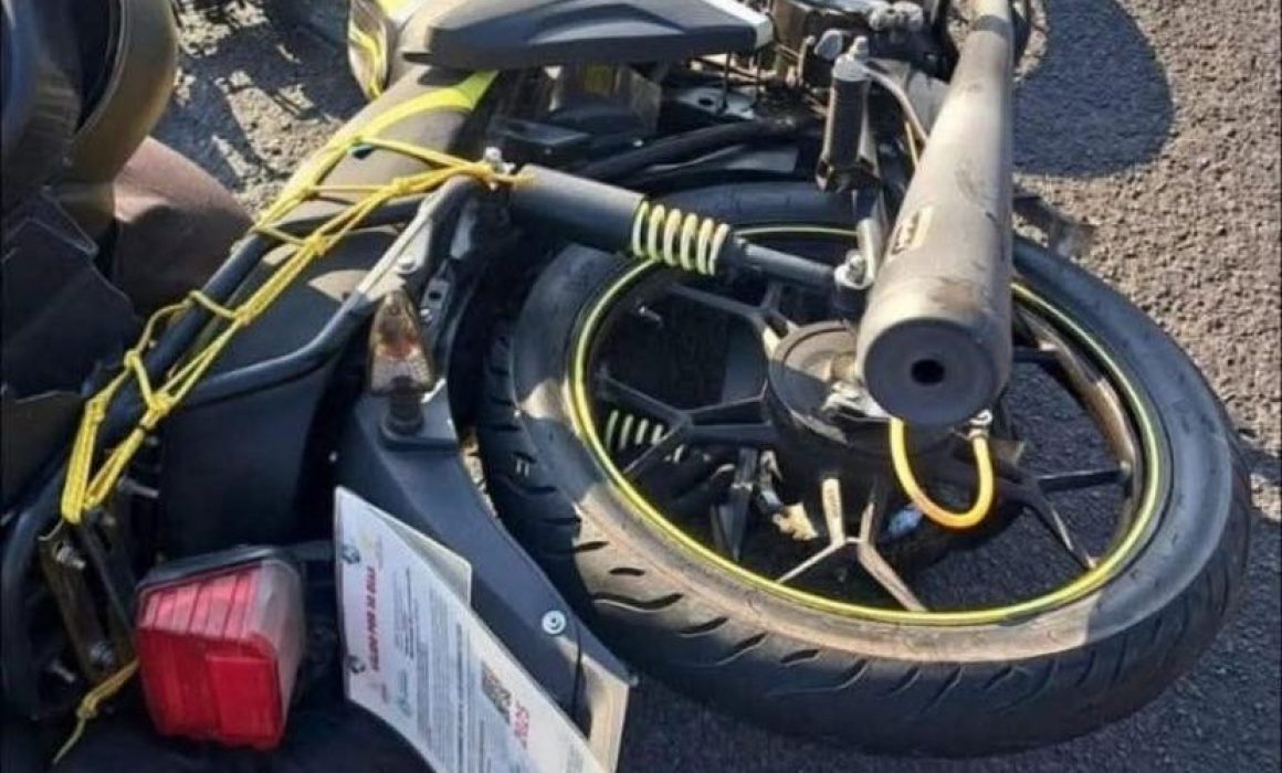 Fallece motociclista al estrellarse contra camioneta en Ecatepec