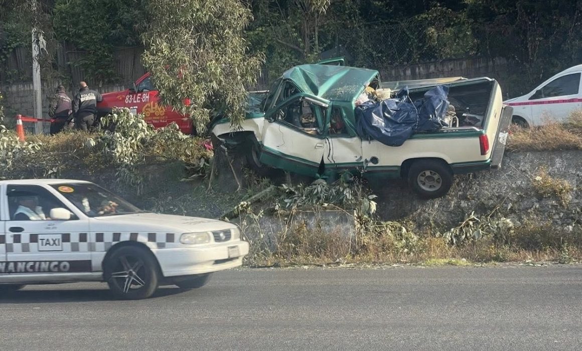 Fallece mujer durante accidente en la Toluca-Tenango; hay 2 lesionados