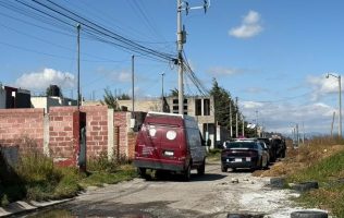 Hallan encobijado y detienen a 3 mujeres durante cateo en Calimaya
