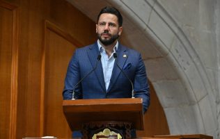 Impulsa Anuar Roberto Azar Figueroa Ley para regular la IA