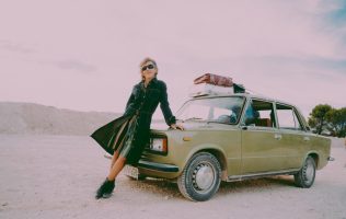 Lanza Ana Torroja su segundo sencillo ‘La Maleta’