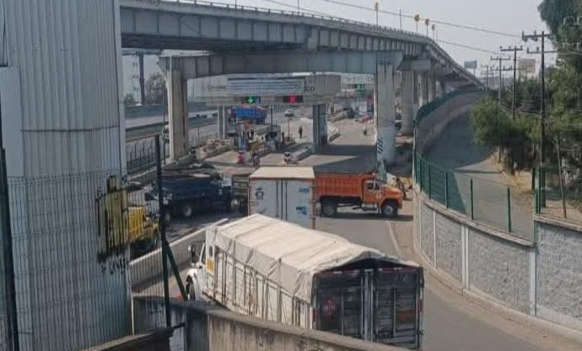 Liberan vialidad manifestantes ligados al sexto regidor de Chalco, detenido este viernes