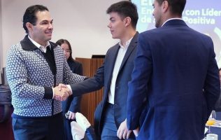 Llama Enrique Vargas a jóvenes a transformar México