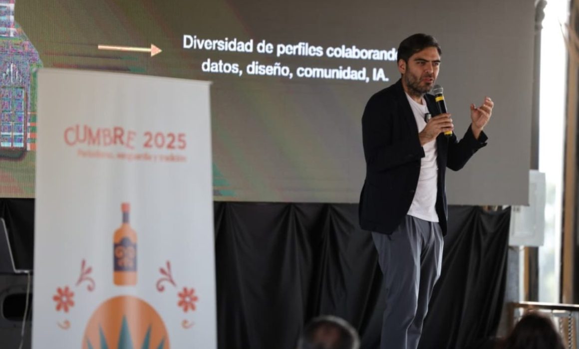 Llama Mauricio Cabrera a recuperar la esencia del periodismo