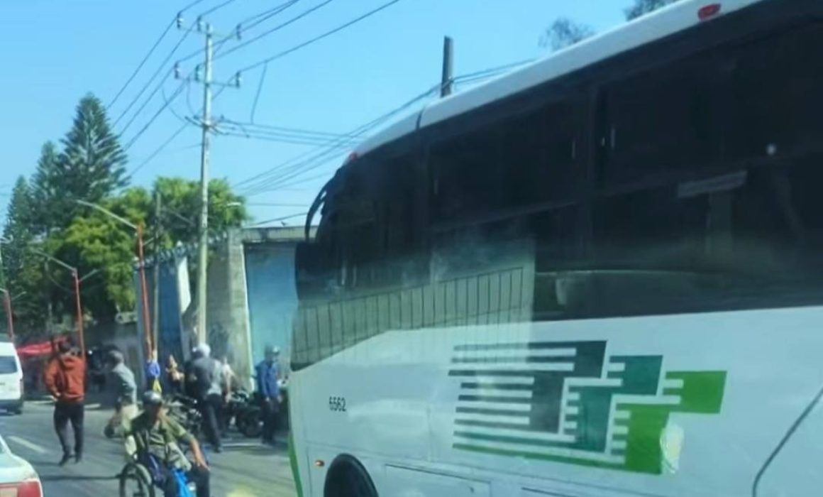 Muere motociclista arrollado por un autobús en la México-Texcoco