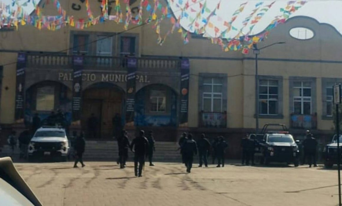 Organizan marcha en Capulhuac para exigir salida de presidenta interina