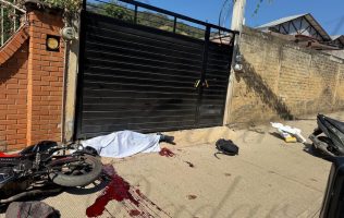 Pierden la vida dos menores de edad en accidente de moto en Tejupilco