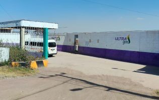 Ponen en riesgo a pasajeros al cargar gas LP en estaciones de Teoloyucan