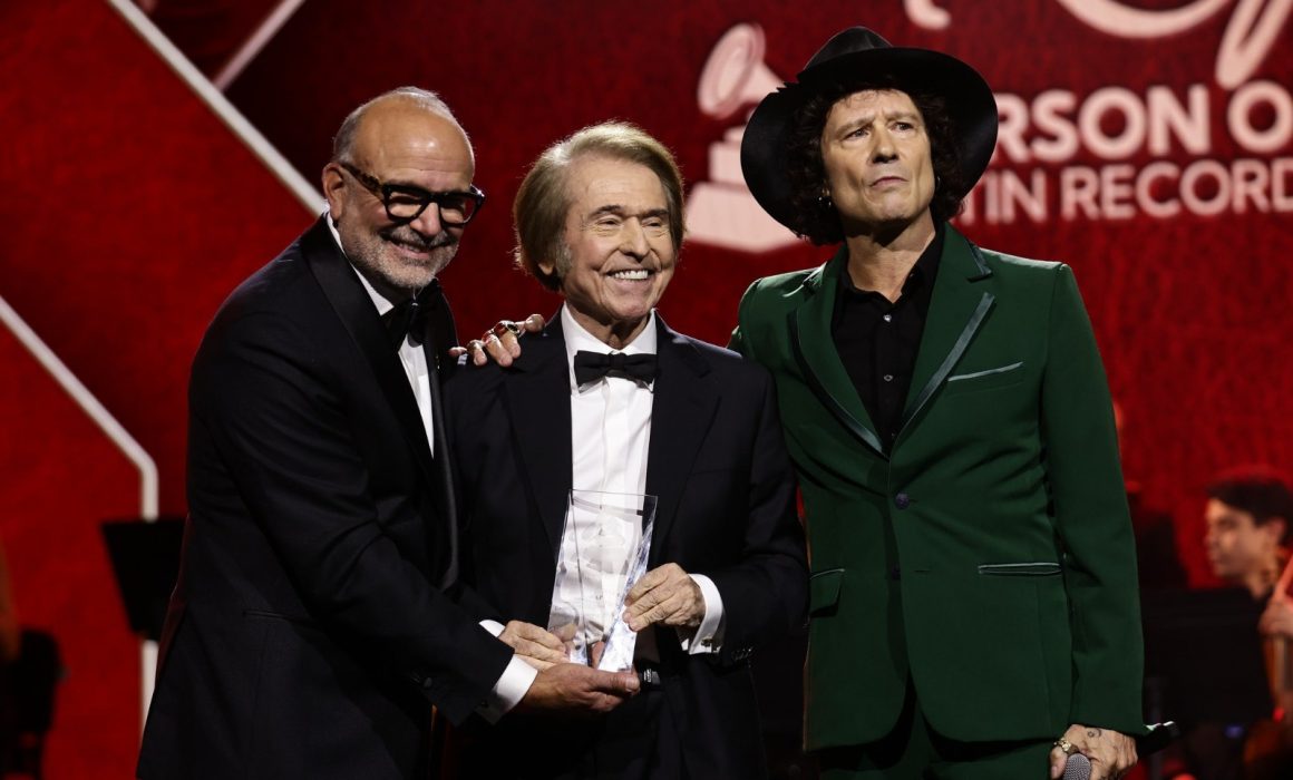 ¿Por qué honraron los Latin Grammy a Raphael como Persona del Año?