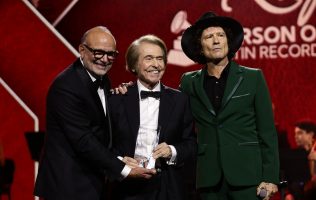 ¿Por qué honraron los Latin Grammy a Raphael como Persona del Año?