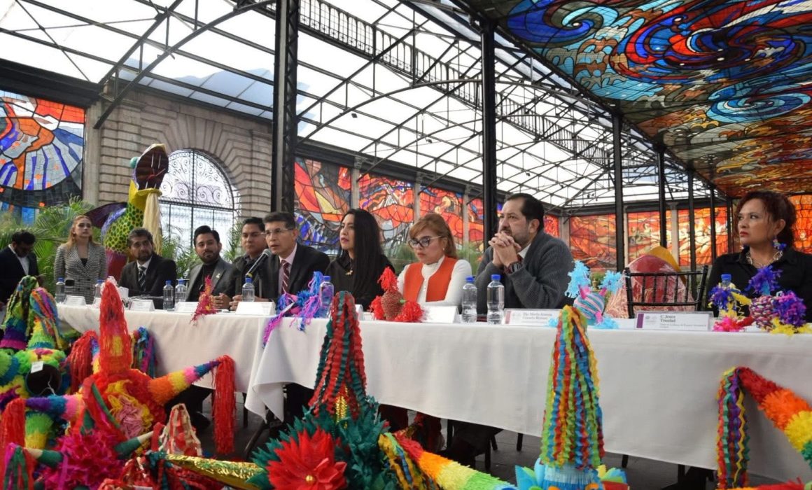 Presenta Acolman su Feria Internacional de la Piñata 2025